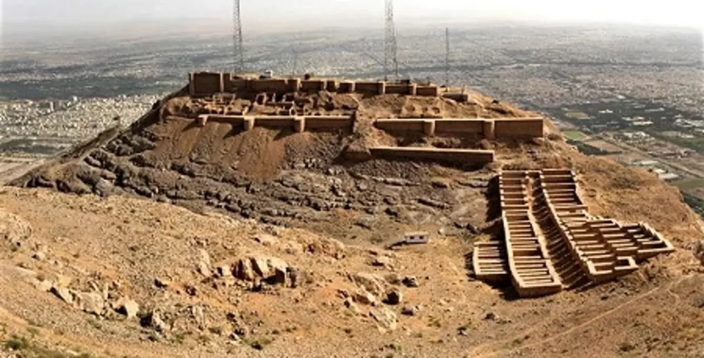 علت ساخت قلعه شاه‌دژ اصفهان